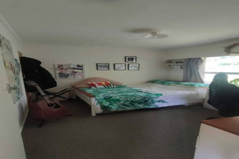 Photo of property in 1/48 Ravenwood Drive, Forrest Hill, Auckland, 0620