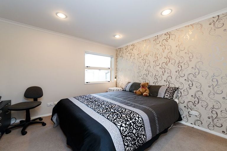 Photo of property in 12a Oxford Street, Hokowhitu, Palmerston North, 4410