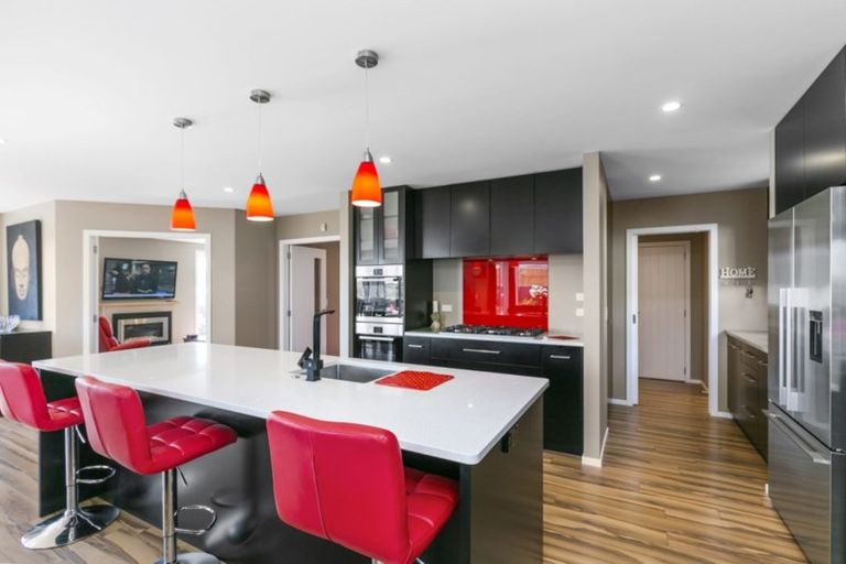 Photo of property in 117 Amesbury Drive, Churton Park, Wellington, 6037