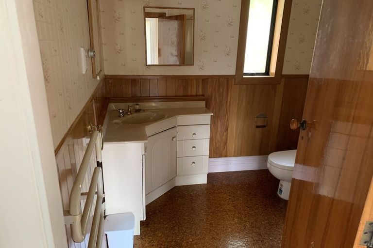 Photo of property in 28 Kopara Grove, Stokes Valley, Lower Hutt, 5019