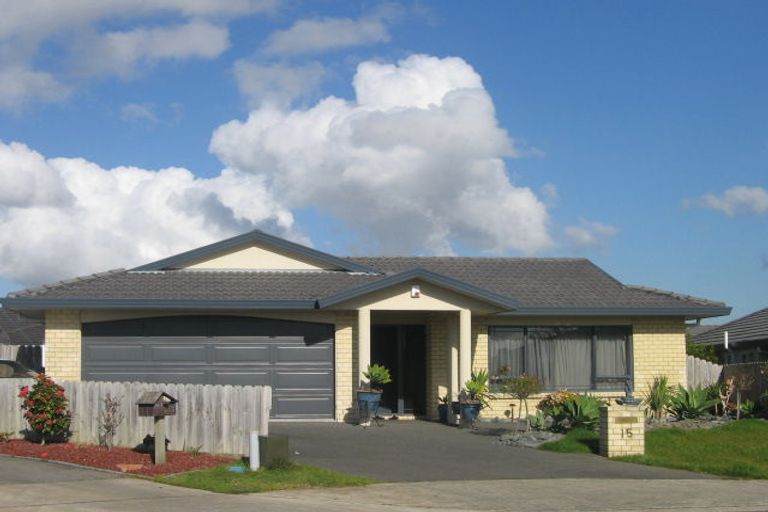 Photo of property in 15 Ardee Close, East Tamaki, Auckland, 2016