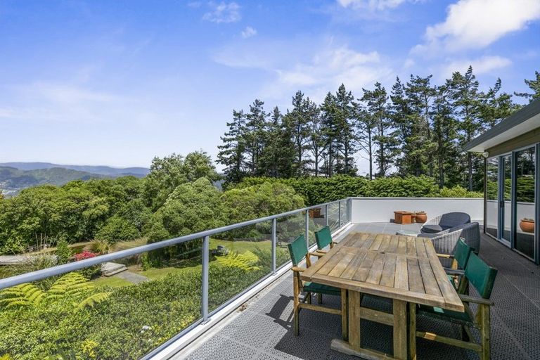 Photo of property in 2 Crestview Grove, Belmont, Lower Hutt, 5010