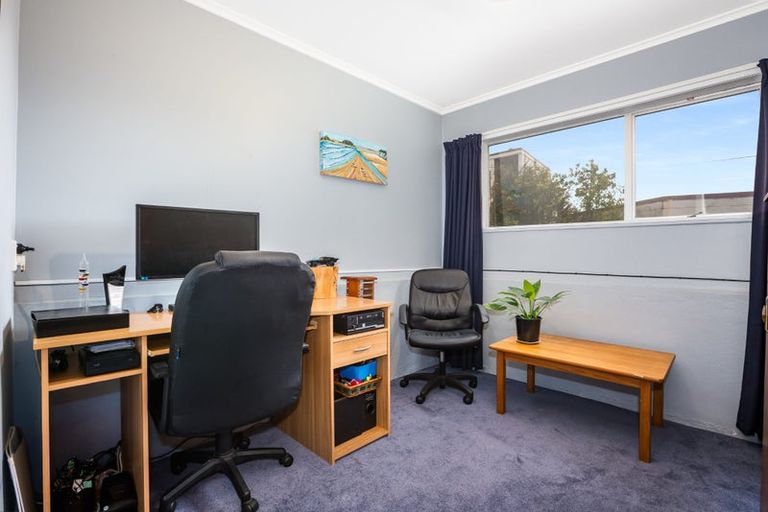 Photo of property in 22c Kahu Road, Paremata, Porirua, 5024