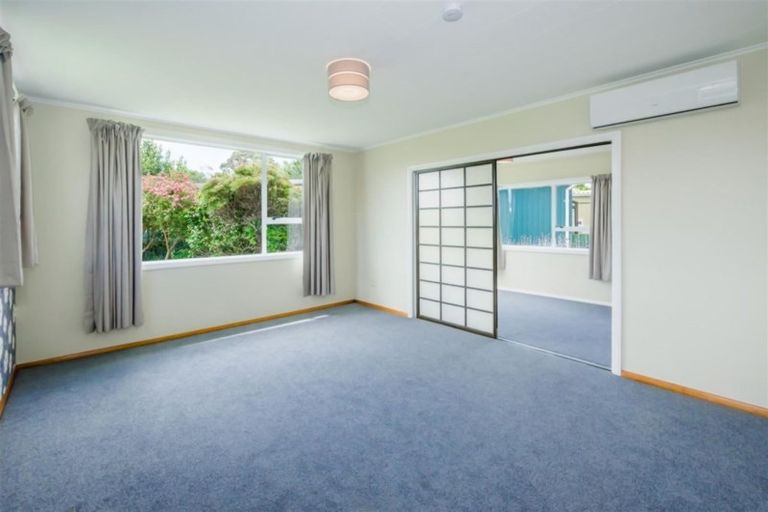 Photo of property in 31 Moana Road, Paraparaumu, 5032