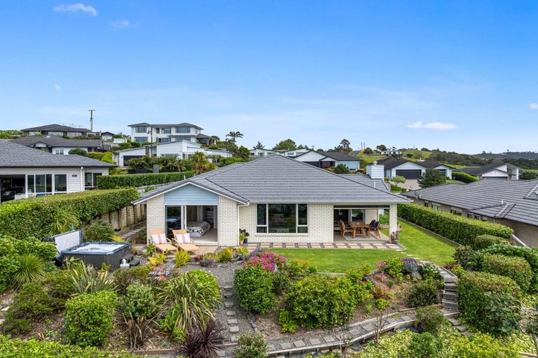 Photo of property in 15 Seaview Crescent, Hatfields Beach, Orewa, 0931