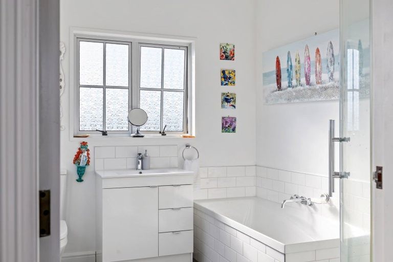 Photo of property in 85-87 Dublin Street, Martinborough, 5711