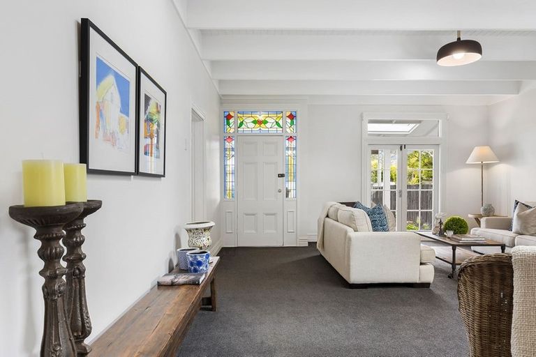 Photo of property in 100 Blighs Road, Strowan, Christchurch, 8052