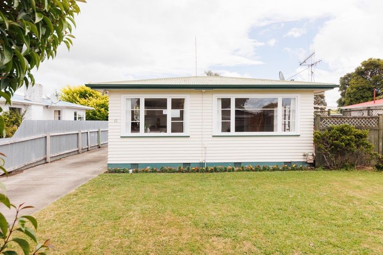 Photo of property in 10 Chester Crescent, West End, Palmerston North, 4410