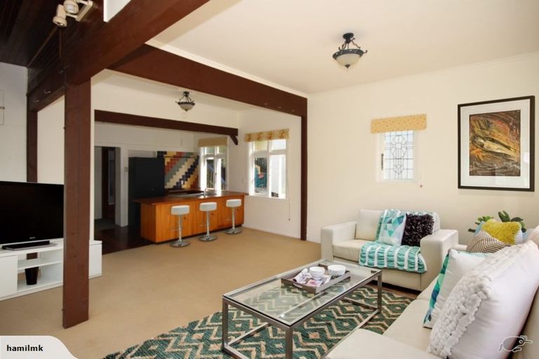 Photo of property in 37 Maida Vale Road, Roseneath, Wellington, 6011