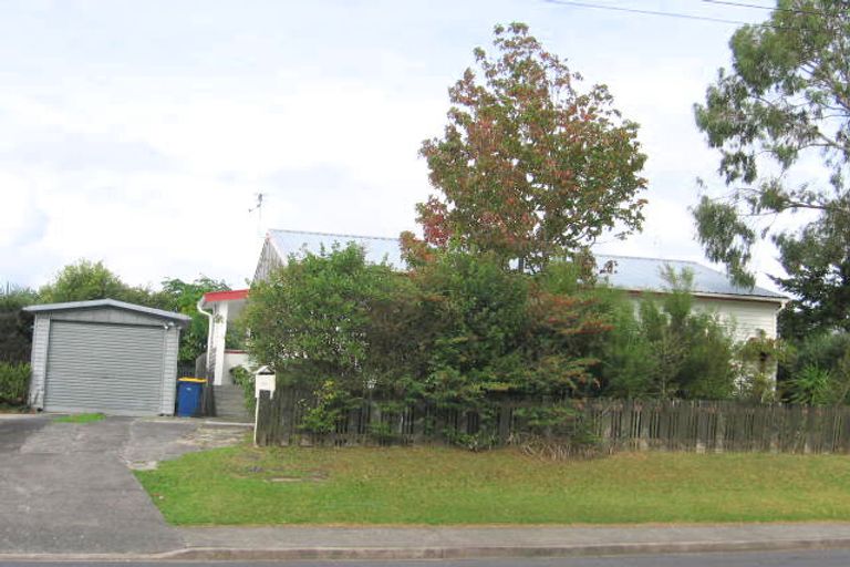 Photo of property in 122 Rosier Road, Glen Eden, Auckland, 0602