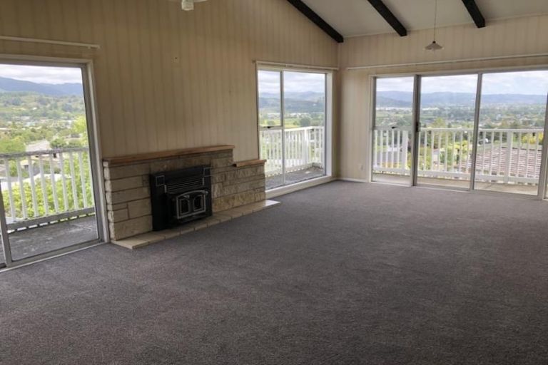 Photo of property in 22 Sunnyview Drive, Brown Owl, Upper Hutt, 5018