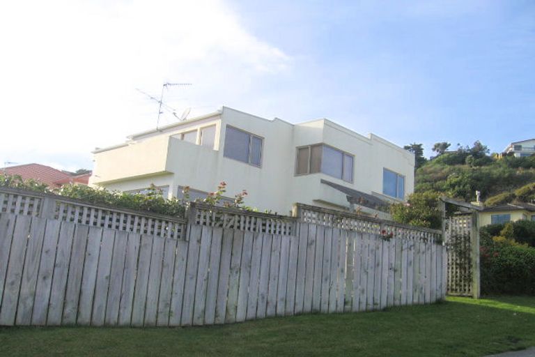 Photo of property in 2 Glengavel Grove, Papakowhai, Porirua, 5024
