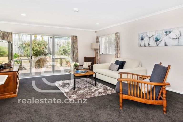 Photo of property in 2 Casabella Court, Northpark, Auckland, 2013