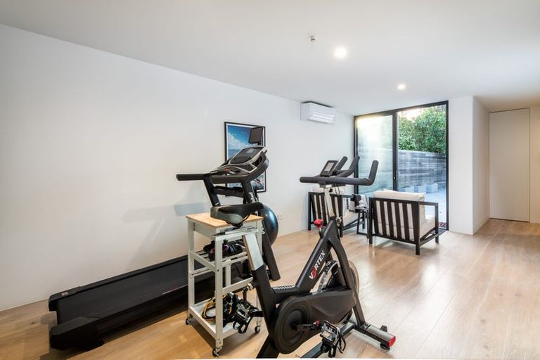 Photo of property in 314c Hurstmere Road, Takapuna, Auckland, 0622