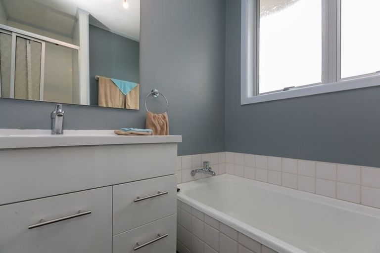 Photo of property in 45 Cumberland Street, Merrilands, New Plymouth, 4312