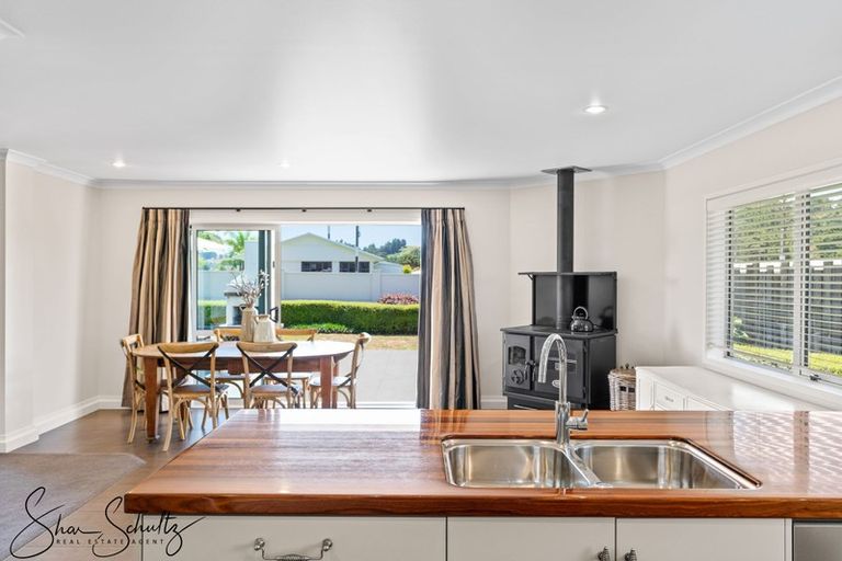 Photo of property in 18 Pahi Road, Paparoa, 0571