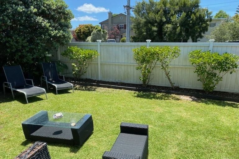 Photo of property in 129a Nile Road, Milford, Auckland, 0620