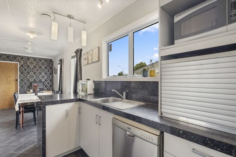 Photo of property in 21 Oberon Street, Stratford, 4332