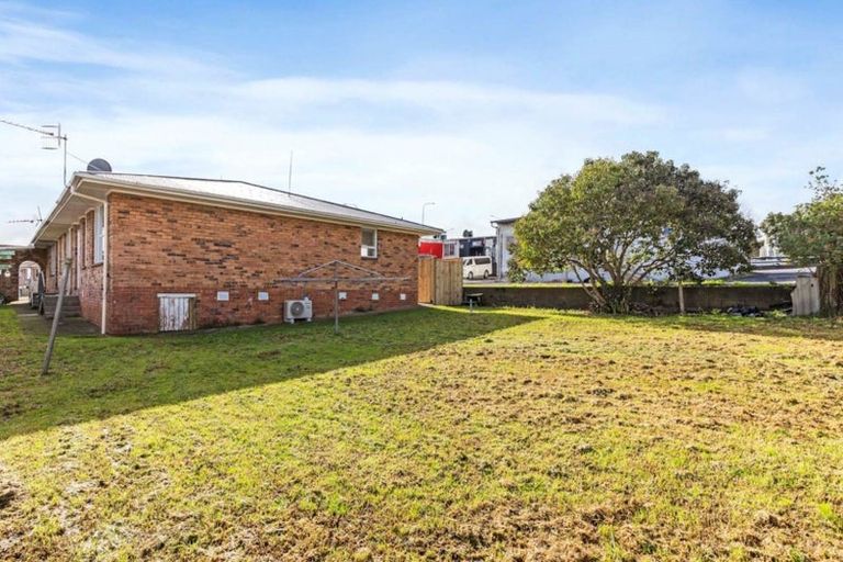 Photo of property in 3/2 Browns Road, Manurewa, Auckland, 2102