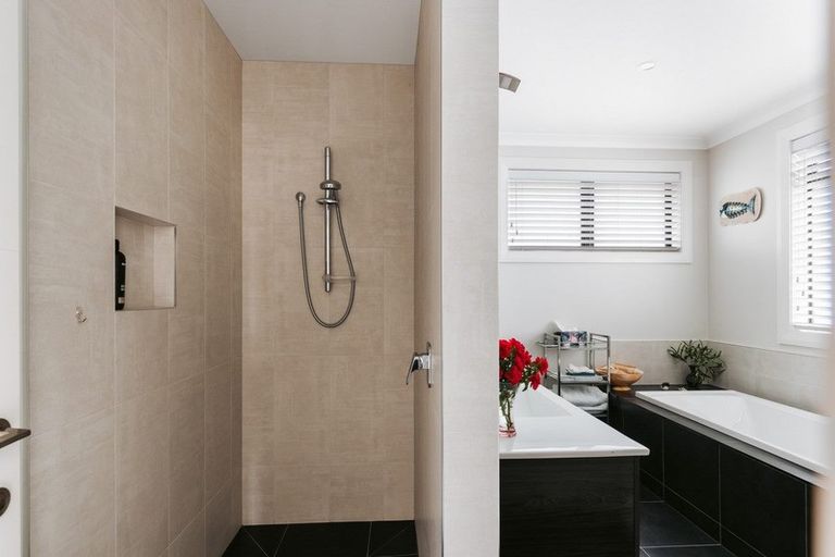 Photo of property in 8d Gane Place, Omokoroa, 3114