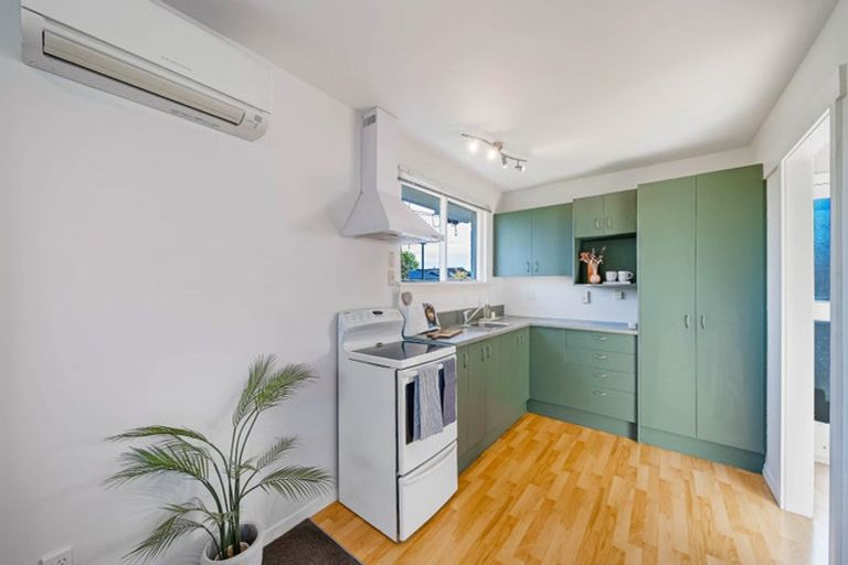 Photo of property in 64 Farquhars Road, Redwood, Christchurch, 8051