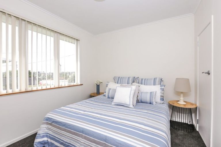 Photo of property in 38 Woodford Avenue, Henderson, Auckland, 0610