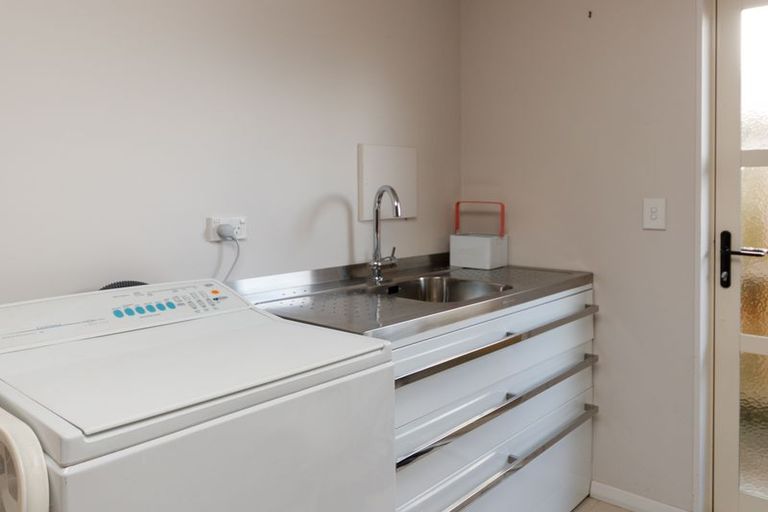 Photo of property in 12a Oxford Street, Hokowhitu, Palmerston North, 4410