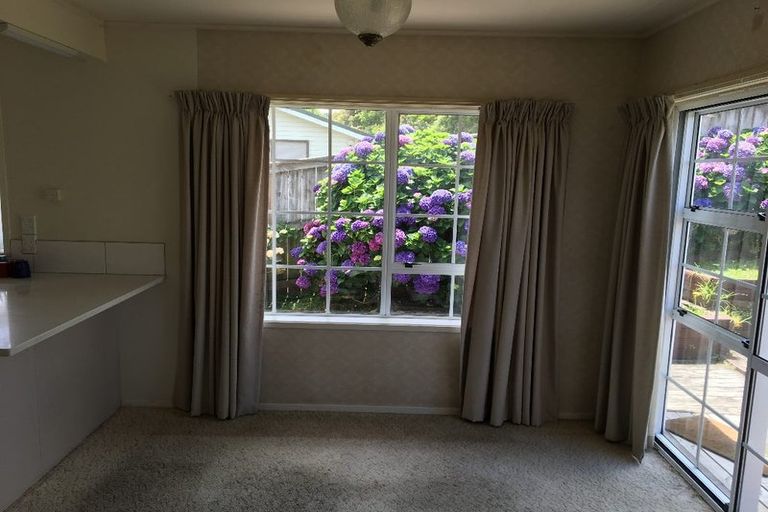Photo of property in 1/18 Sunnynook Road, Sunnynook, Auckland, 0620