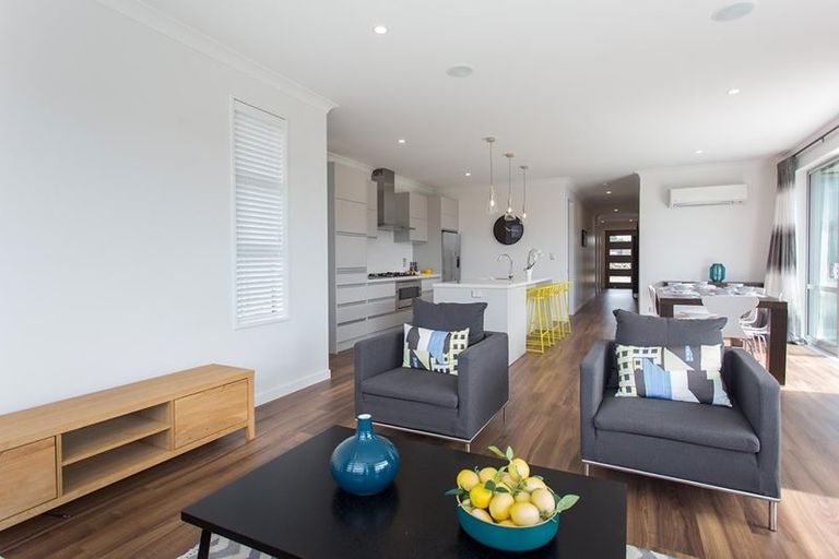 Photo of property in 7 Faringdon Boulevard, Rolleston, 7615