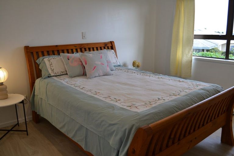 Photo of property in 10 Sophora Place, Totara Heights, Auckland, 2105