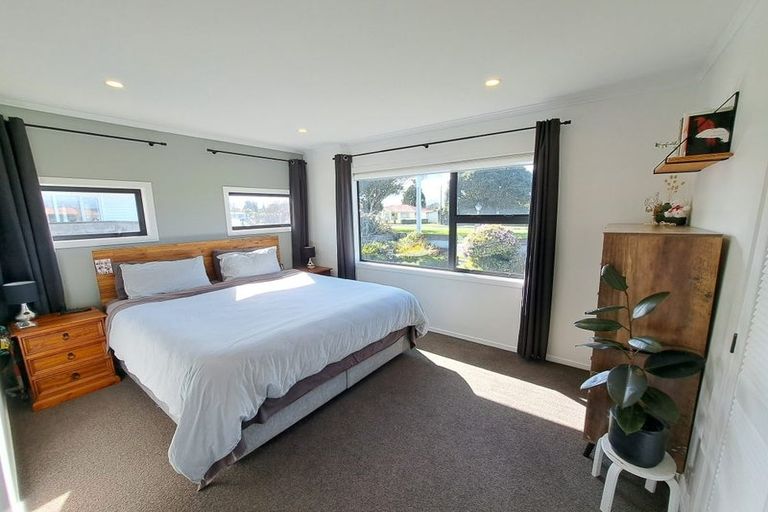 Photo of property in 97 Broadway, Waitara, 4320
