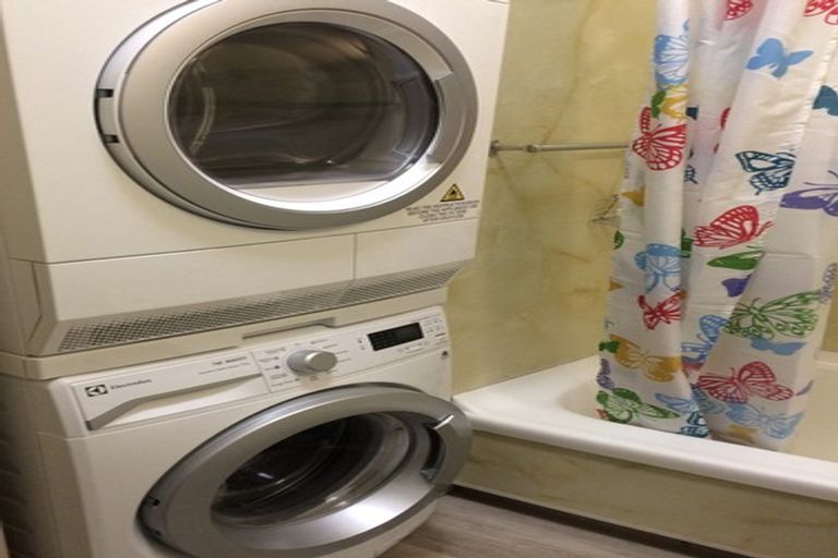 Photo of property in Hobson Court Flats, 57/70 Hobson Street, Thorndon, Wellington, 6011