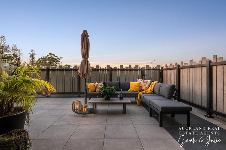 Photo of property in 205/8 Waikumete Road, Glen Eden, Auckland, 0602