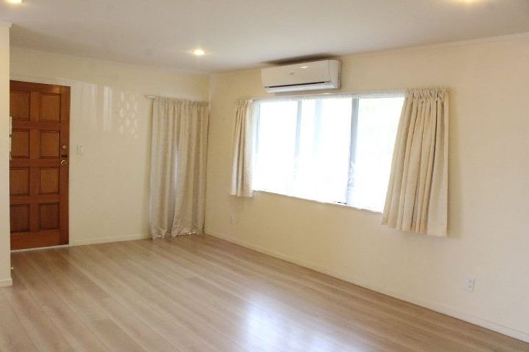 Photo of property in 1/25 De Quincey Terrace, Highland Park, Auckland, 2010