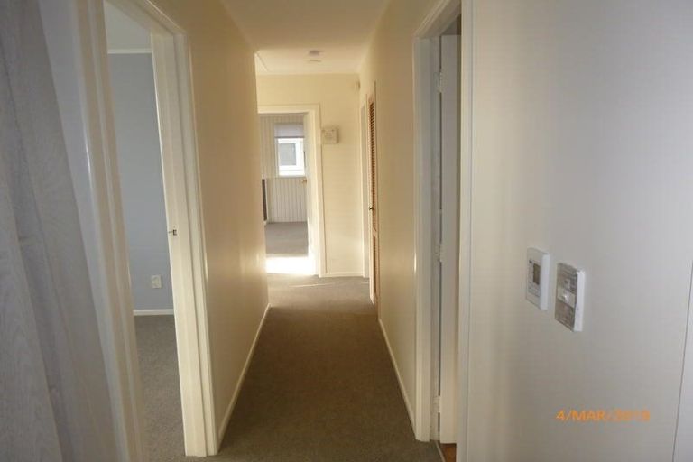 Photo of property in 22 Airdrie Road, Ranui, Auckland, 0612