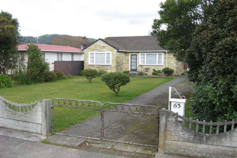 Photo of property in 65 Wellington Road, Wainuiomata, Lower Hutt, 5014