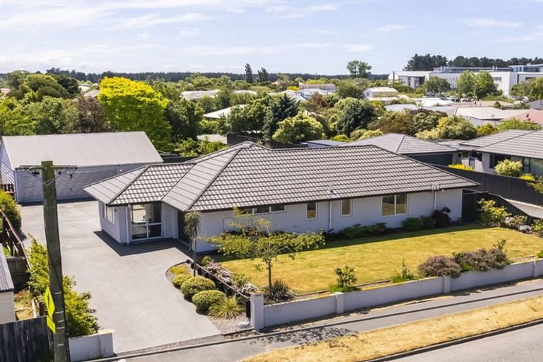 Photo of property in 215 Mairehau Road, Burwood, Christchurch, 8083