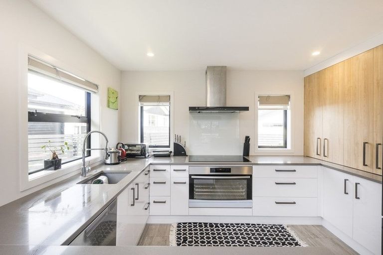 Photo of property in 24a Roberts Line, Kelvin Grove, Palmerston North, 4414