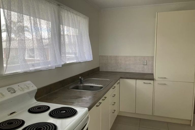 Photo of property in 1/238 Onewa Road, Birkenhead, Auckland, 0626