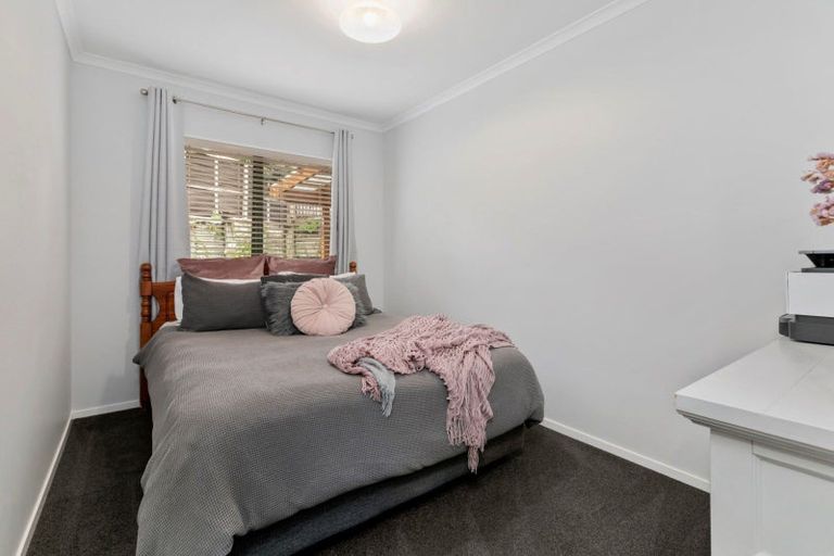 Photo of property in 8b Resolution Road, Welcome Bay, Tauranga, 3112