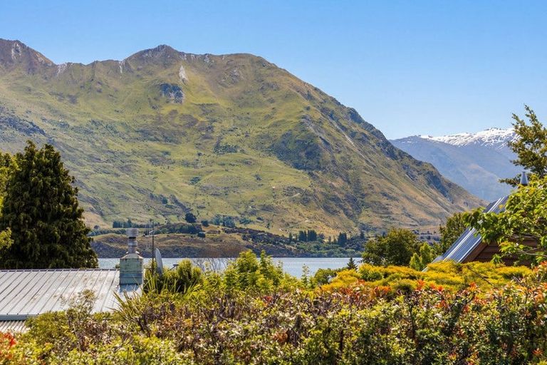 Photo of property in 38 Hunter Crescent, Wanaka, 9305