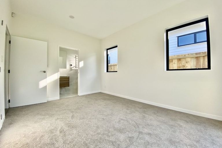 Photo of property in 113 Tiriwa Drive, Massey, Auckland, 0614