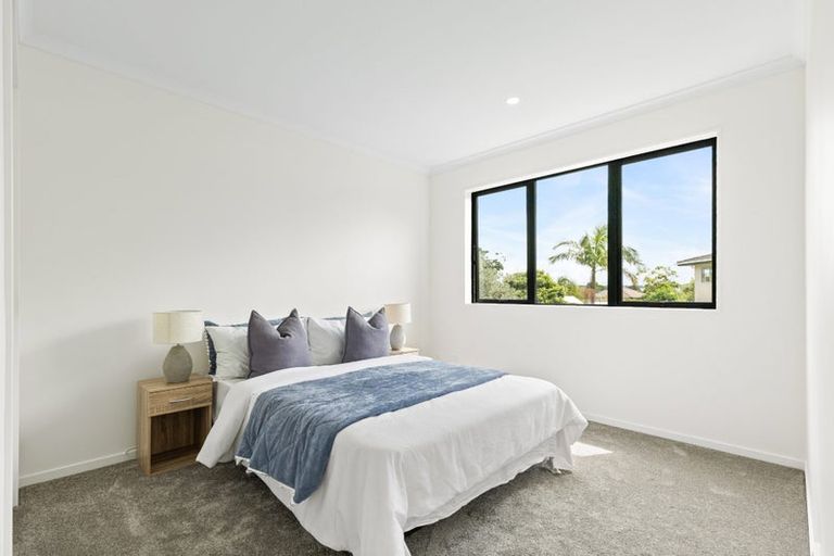 Photo of property in 1/113 Beach Road, Te Atatu Peninsula, Auckland, 0610