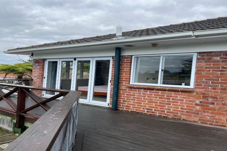 Photo of property in 68 Beach Road, Mellons Bay, Auckland, 2014