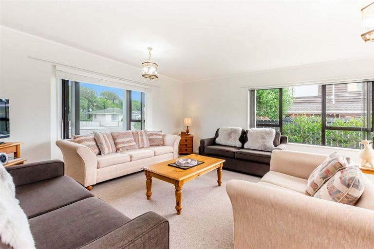 Photo of property in 35 Ngaio Road, Waikanae, 5036