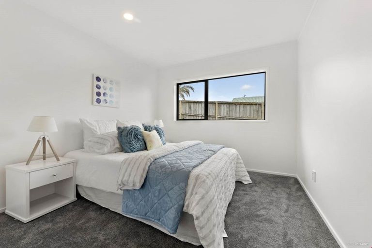 Photo of property in 11 Bob Charles Drive, Golflands, Auckland, 2013