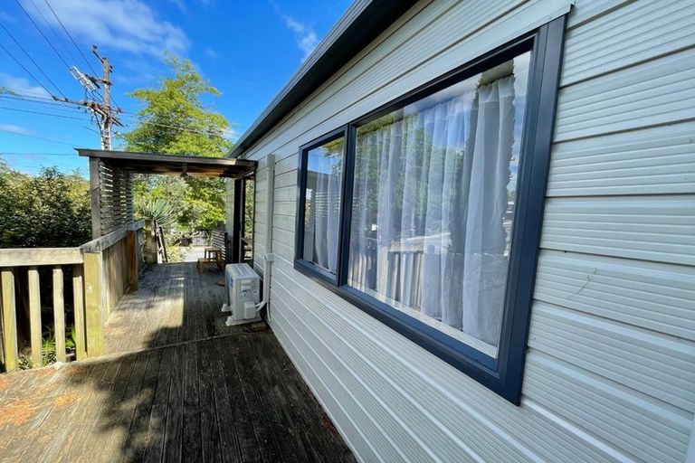 Photo of property in 2/80a Woodglen Road, Glen Eden, Auckland, 0602