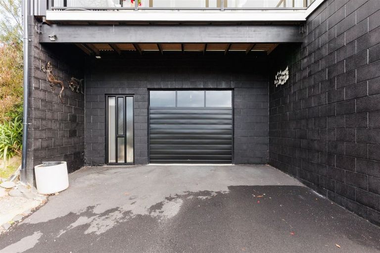 Photo of property in 121 Cashmere Drive, Fitzherbert, Palmerston North, 4410