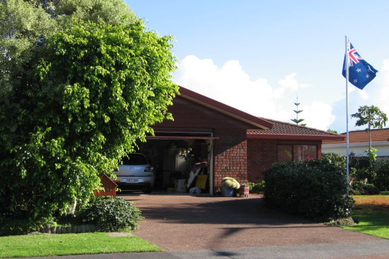 Photo of property in 73 Maygrove Drive, Orewa, 0931