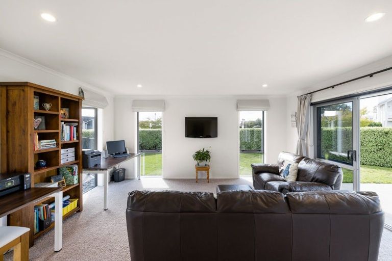 Photo of property in 45 Plescher Crescent, Leamington, Cambridge, 3432